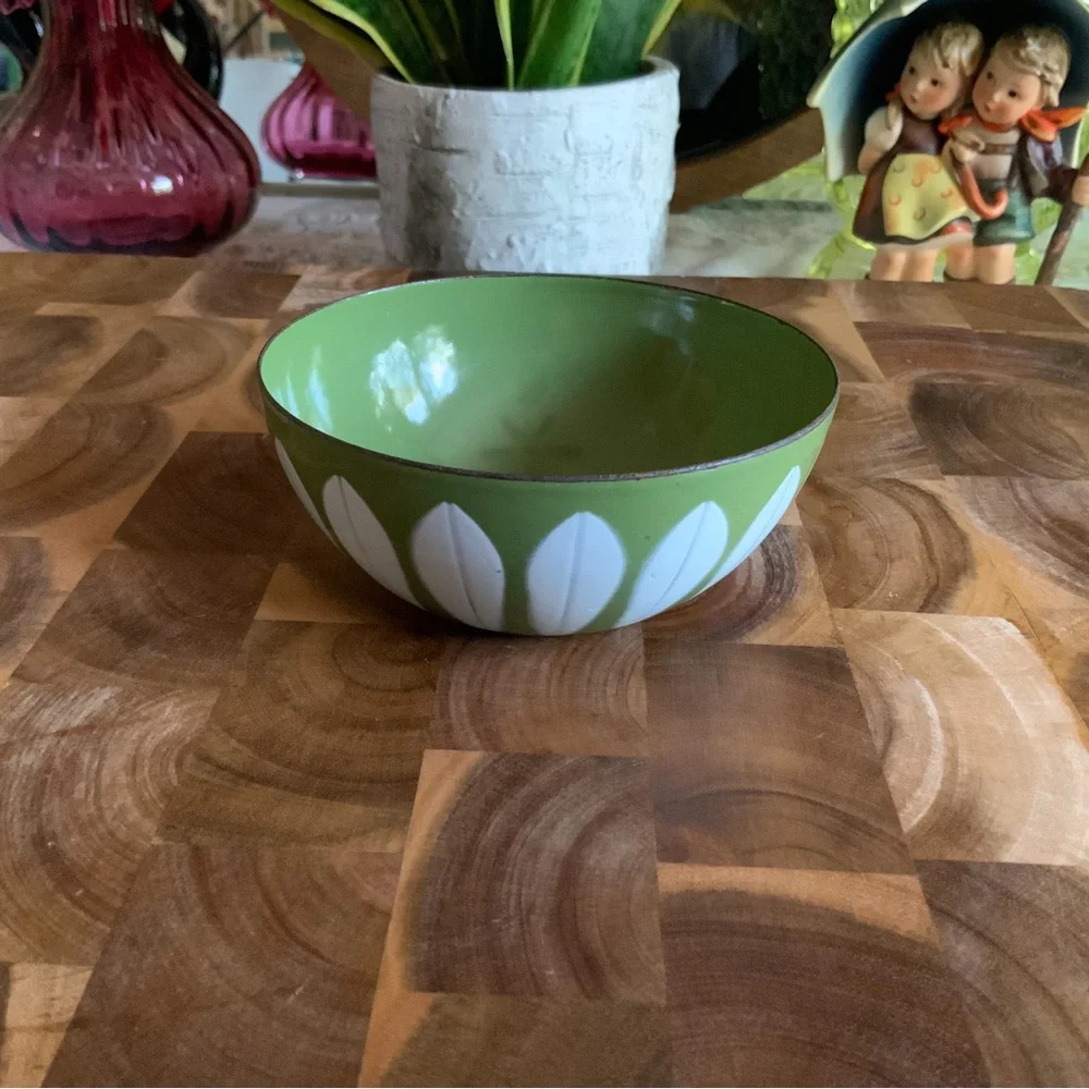Catherine Holm 4” Lotus Green and White Small Bowl CatherineHolm Enamelware - Picture 2 of 8